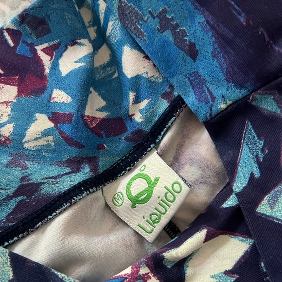 Liquido cropped leggings, size medium - Picture 2 of 3